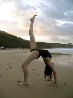 urdvha
                                                                                                                                  danurasana